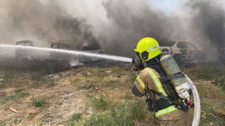اندلاع حريق هائل في موشاف زيتان بمركز البلاد